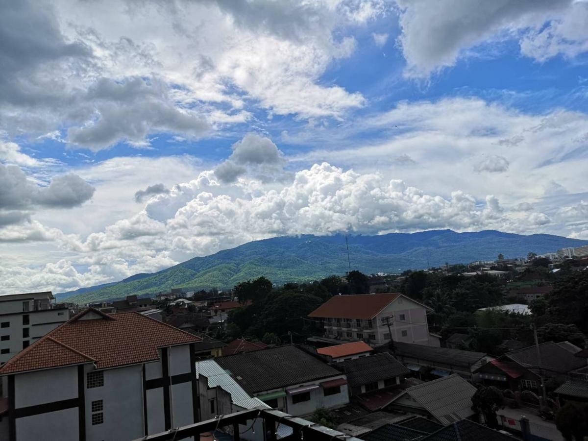 Yadana Chiangmai Hotel เชียงใหม่ ภายนอก รูปภาพ